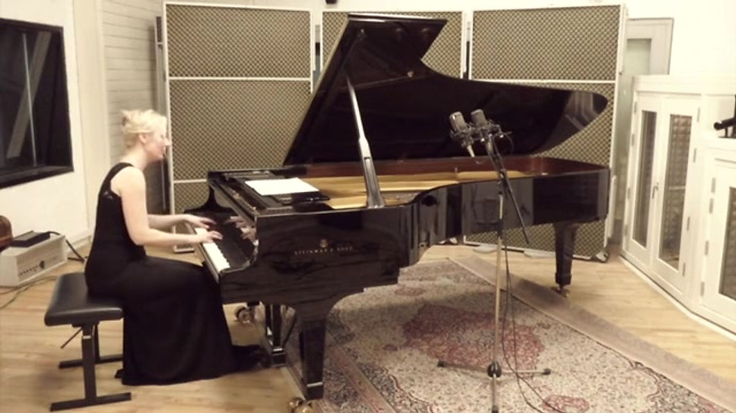 Pianist Kristine Thorup spiller Jozef Kropinski: 'Bez Titulu'